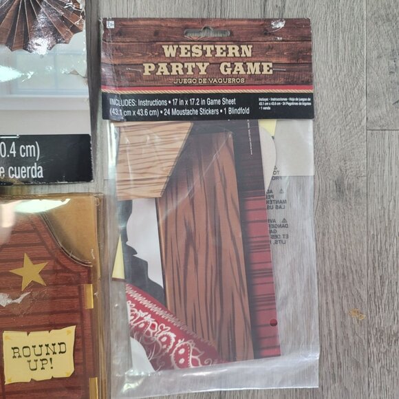 Western Party Supplies Set - Cowboy-Themed Decorations Invitations & Game - Picture 9 of 11